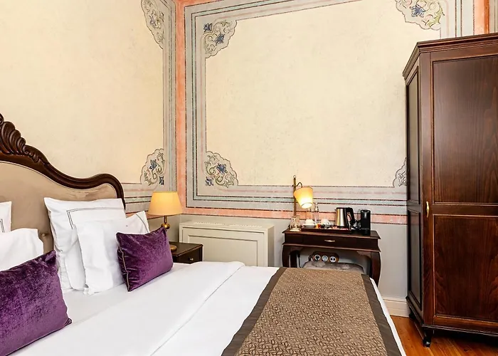 Meroddi Barnathan Hotel