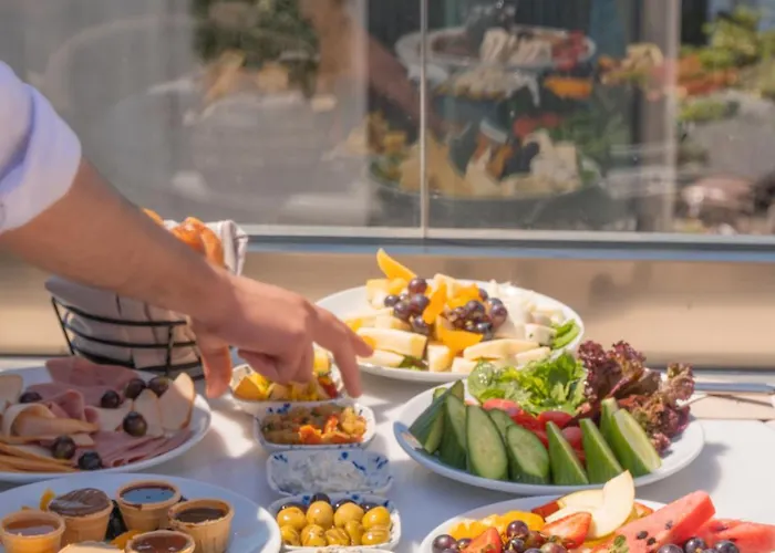 Meroddi Barnathan Hotel