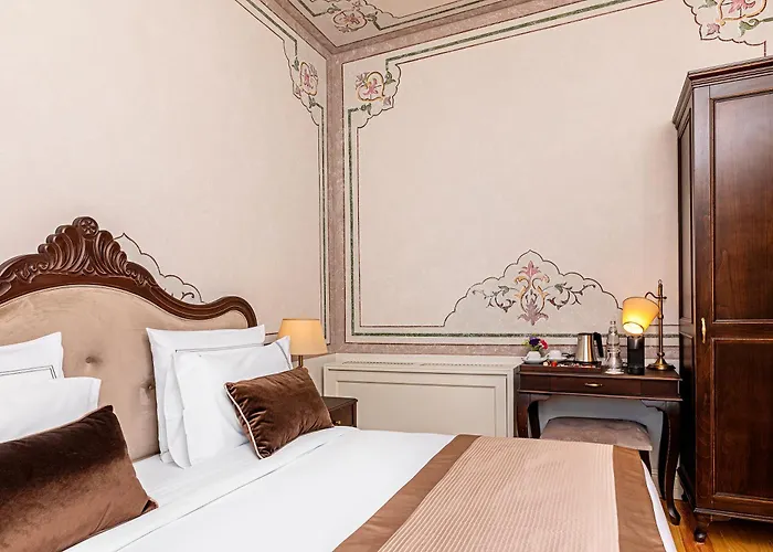 Meroddi Barnathan Hotel