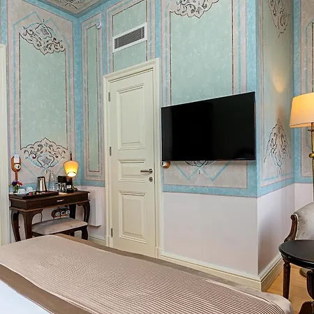 Meroddi Barnathan Istanbul