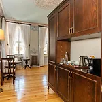 Meroddi Barnathan فندق اسطنبول