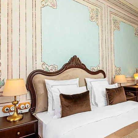 Meroddi Barnathan Istanbul