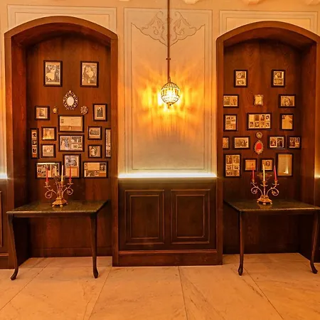 Meroddi Barnathan Istanbul