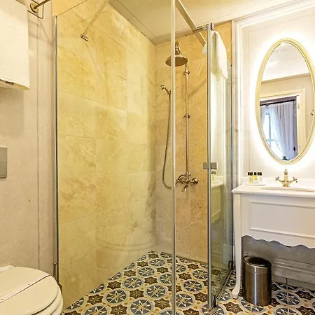 Meroddi Barnathan Istanbul