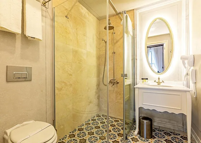 Meroddi Barnathan Istanbul