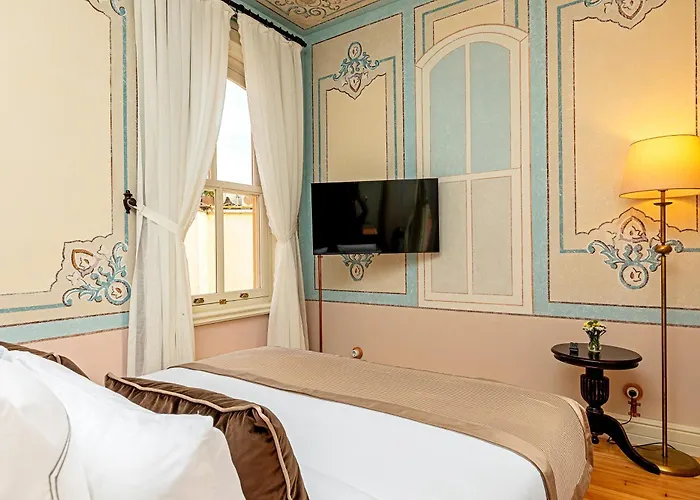 Meroddi Barnathan Istanbul