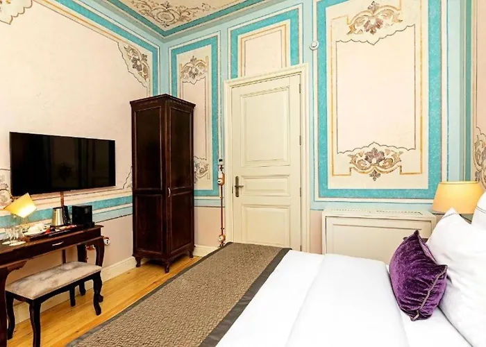 Meroddi Barnathan 3*