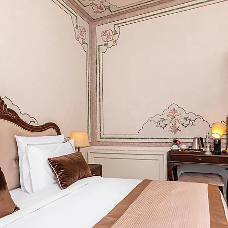 Meroddi Barnathan Hotel